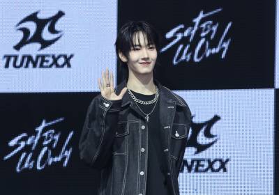 [포토] 튜넥스 아틱, 멋진 손인사