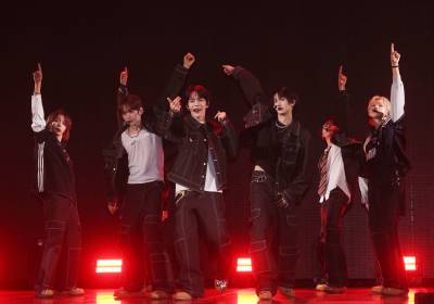 [포토] 튜넥스, 화끈한 타이틀곡 무대