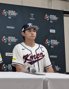 "꼭 2R에 진출하고 싶다, 크게 봐서 더 높은 곳까지" 대표팀 주장 이정후의 바람 [WBC 도쿄]