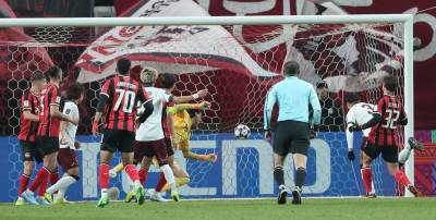 ‘후이즈 뼈아픈 PK 실축’ 서울, 日 고베에 0-1 패…ACLE 8강행 적신호 [IS 상암]