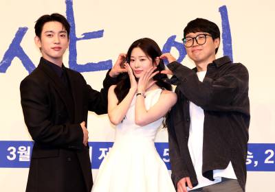 [포토]박진영, 김민주, 김윤진 감독, 우리 여주 얼굴에 꽃이 폈어요