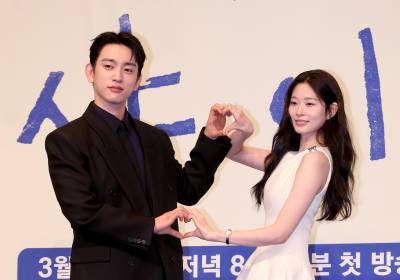 [포토]박진영, 김민주, 우린 하트가 두 배!