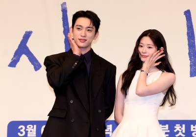 [포토]박진영, 김민주, '샤이닝' 제목이 찰떡이죠?