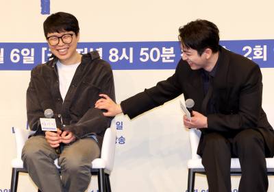 [포토]박진영, 감독님 농담이에요