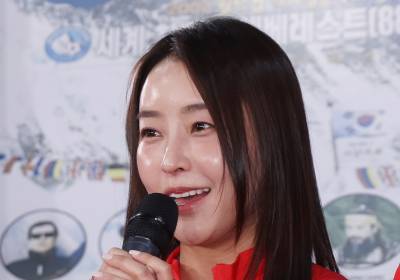 [포토] 인사말 하는 정유미