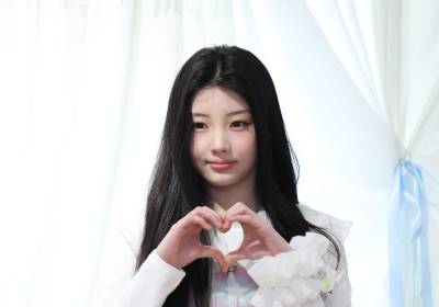 [포토] 아일릿 원희, 요정이 하트를 만들면 이런 느낌