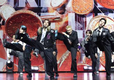 [포토] 누에라, 발차기 안무