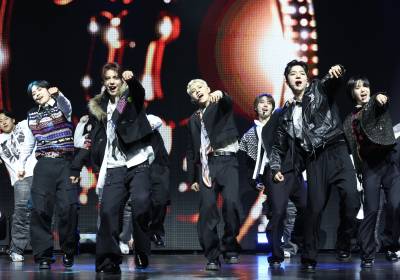 [포토] 누에라, 느낌 충만한 '팝 잇 라이크' 무대