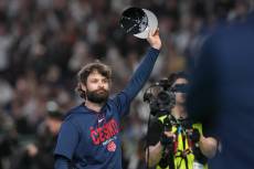 3년 전 호주전처럼...마운드 투수 앞에서 고개 숙인 하딤 감독, 체코의 낭만 야구 [WBC]