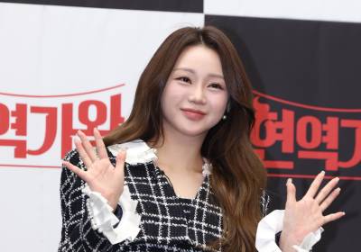 [포토] 홍지윤, 러블리함 가득한 손인사