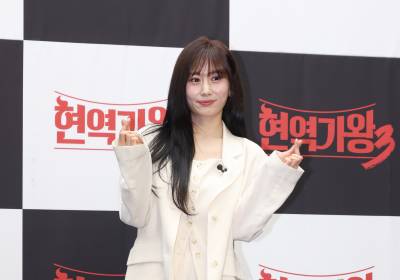 [포토] 구수경, 멋진 손가락 하트