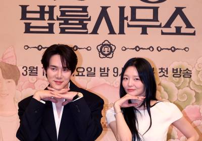 [포토]유연석-이솜, 흥행을 위해서라면