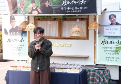 [포토] 장항준 감독, '왕사남' 사랑해 주셔서 감사합니다