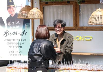 [포토] 장항준 감독, '왕사남' 사랑해 주셔서 감사해요`