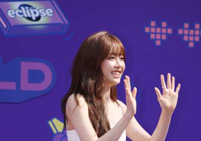 [포토] 츄, 인간 비타민의 손인사