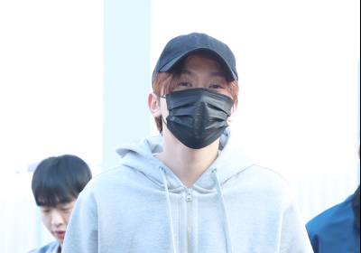 [포토] 편한 차림으로 출국하는 세븐틴 승관