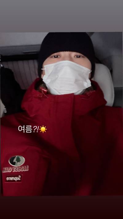 변우석, 패딩 입고 “여름?!”…아이유와 로맨스 앞두고 ‘훈훈’ [IS하이컷]