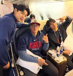 '4강행 좌절' 한국 야구대표팀 전세기 타고 15일 귀국, 해외파는 현지 해산 [WBC]