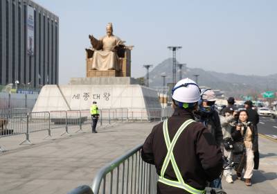 [포토] 펜스 설치로 통제된 광화문광장