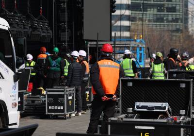 [포토] BTS 공연 무대 설치 중인 광화문광장