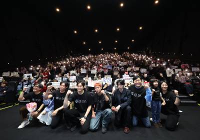 [포토] '왕사남' 흥행 무대인사, 관객들과 추억 한 컷