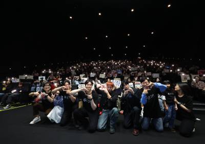 [포토] '왕사남' 흥행 무대인사, 관객들과 추억 한 컷