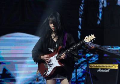 [포토] 기타와 한 몸이 된 레이턴시 희연