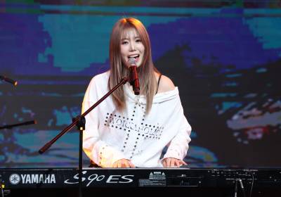 [포토] 레이턴시 하은, 건반 맡았어요~