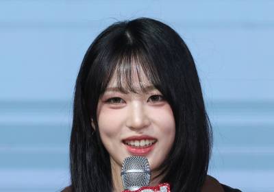 [포토] 인사말 하는 희연