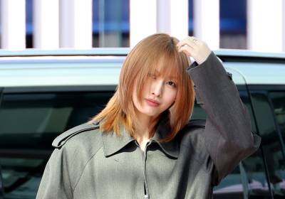 [포토]트와이스 모모, 쿨내 가득한 눈맞춤