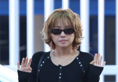 [포토] 아이들 소연, 시크한 손인사