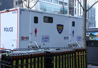 [포토] BTS 광화문 공연으로 설치된 간이 화장실