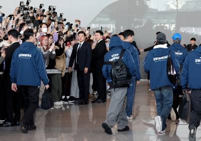 [포토]광화문 복귀 무대 마친 BTS, 아미 환송 속 미국행