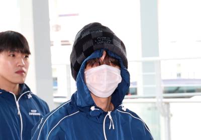 [포토]BTS 제이홉, 꽁꽁 가려도 눈웃음은 그대로