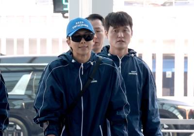 [포토]방년소년단 RM, 목발 짚고 미국행