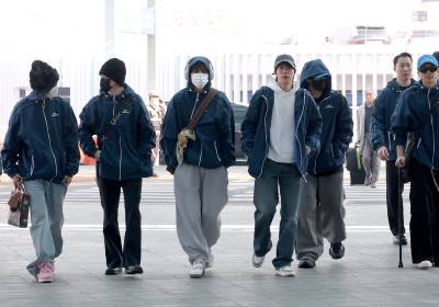 [포토]완전체 BTS, 이젠 세계로 '수윔'