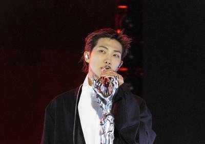 [포토] 멋진 무대 펼치는 방탄소년단 RM