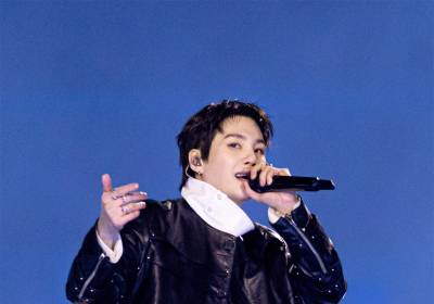 [포토] 무대 즐기는 방탄소년단 슈가