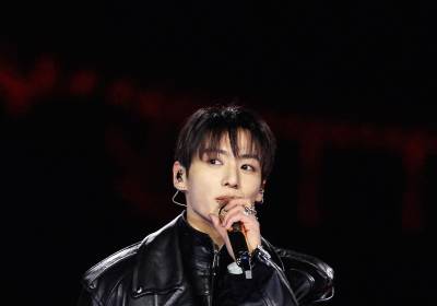 [포토] 광화문에서 무대 펼치는 방탄소년단 정국