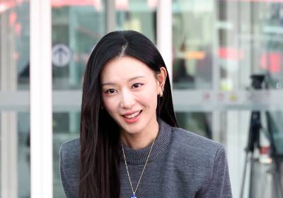 [포토]배우 김지원, 허리 숙여 출국인사