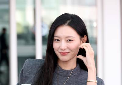 [포토]배우 김지원, 미소에 하트에 설렘