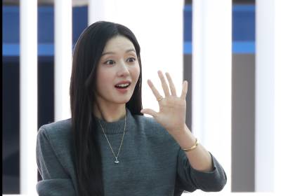 [포토]배우 김지원, 반가움에 토끼눈
