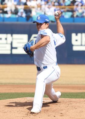 1회 투구 수 37개 10피안타, 삼성 '70억 FA' 시범경기서도 계속된 'LG 징크스'