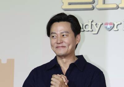 [포토] 이서진, 하트 대신 이 포즈로 할게요