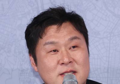 [포토] 윤경호, 에피소드 이야기에 눈물이 왈칵