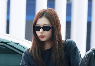 [포토] 트와이스 사나, 아직은 추워요