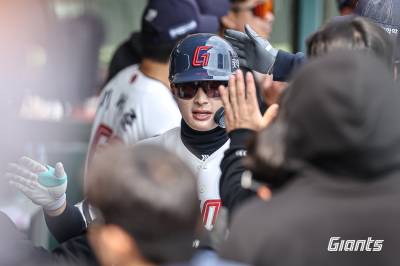 2026시즌 KBO리그 첫 홈런 주인공은 롯데 윤동희, 삼성 후라도 상대 선제 2점포 쾅! [IS 대구]