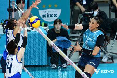 '실바 부상 투혼' GS칼텍스, 도로공사 꺾고 5년 만에 챔프전 정상 등극 [IS 장충]