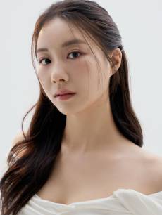 ‘서울대 출신’ 18기 현숙, 직접 결혼 발표…순백의 드레스 ‘눈길’ [IS하이컷]