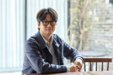 “아저씨답게 살자”더니…황석희, 과거 성범죄 전과 드러나 [왓IS]